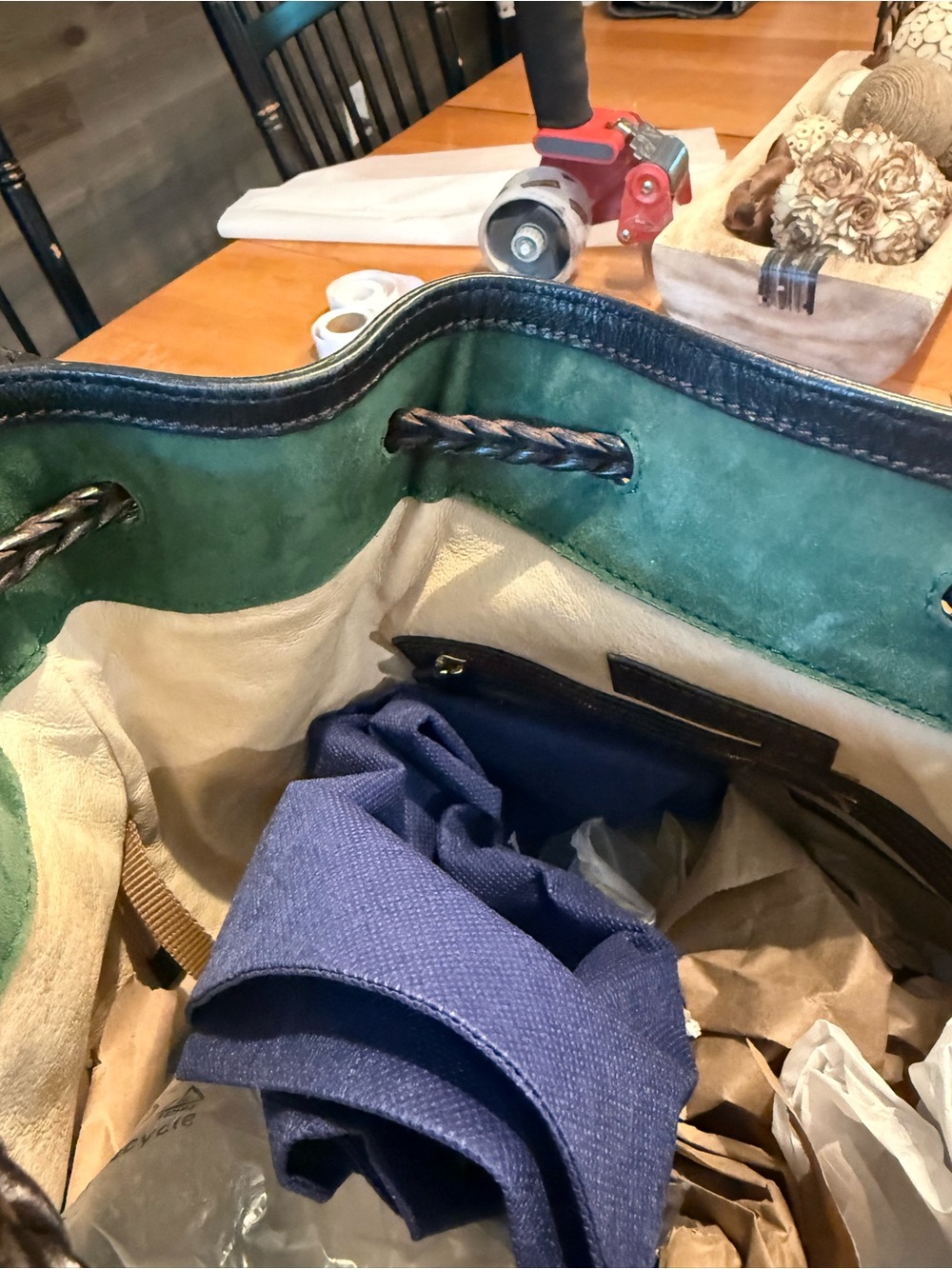 Dooney and Bourke black Florentine Hattie bag - Picture 14 of 16
